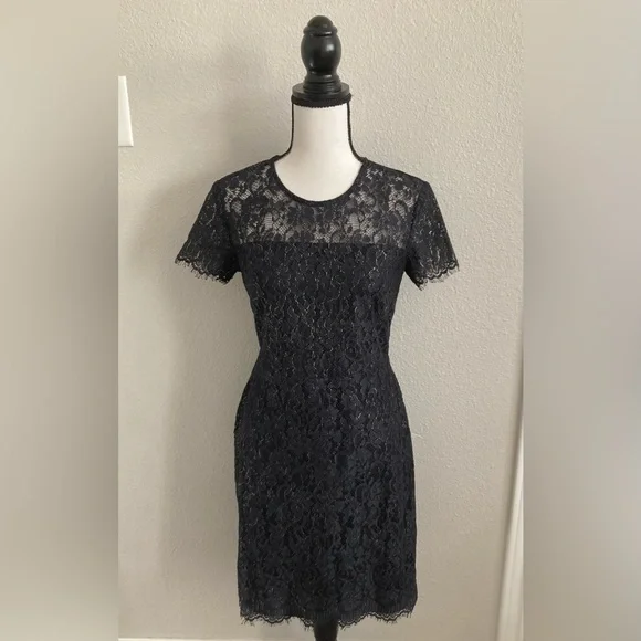 Banana Republic | Lace Cocktail Dress - Picture 3 of 7